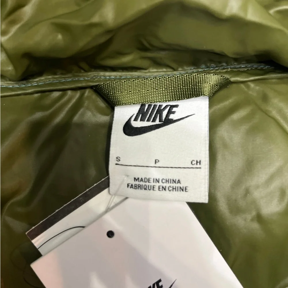 NWT Nike Youth Girls Puffer Jacket